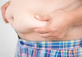 體脂太高堆積於胸部也容易造成脂肪胸女乳症 脂肪過度堆積-台北東區男性女乳症手術